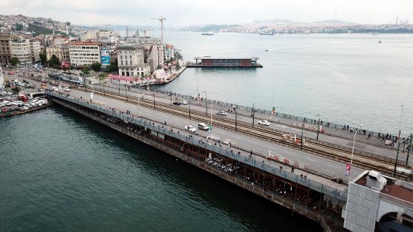 Galata Köprüsü’ne balıkçı akını