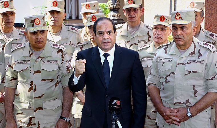 Sisi'den Libya'ya askeri müdahale sinyali