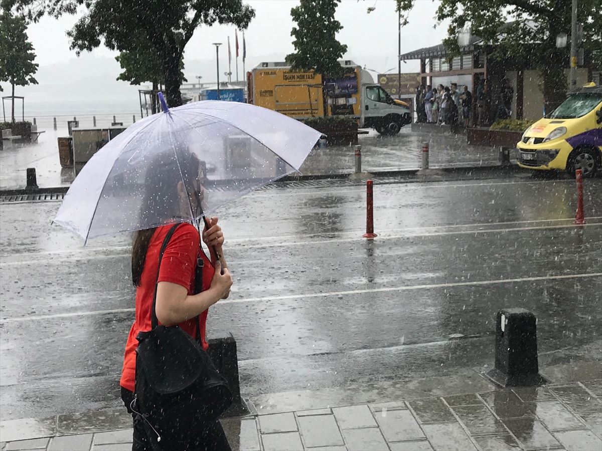 İstanbul'da sağanak etkili oldu