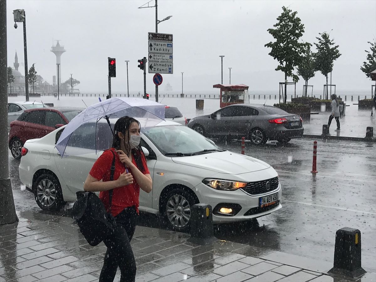 İstanbul'da sağanak etkili oldu