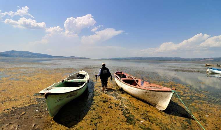 Manisa'daki Marmara Gölü'nde kuraklık tehlikesi