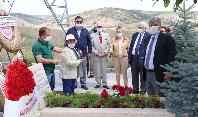 Cüneyt Arcayürek, ölümünün 5. yılında mezarı başında anıldı