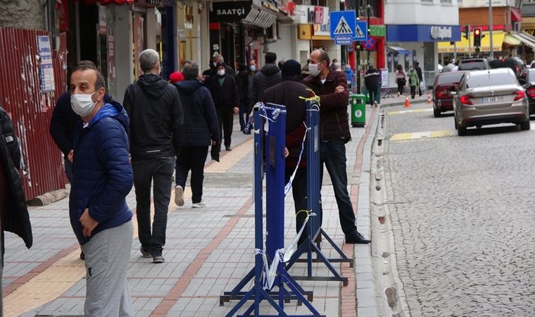 Rize'de maskesiz sokağa çıkan 99 kişiye 89 bin TL ceza