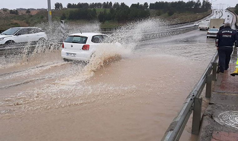 Uzmanı uyardı! Sel sularında koronavirüs riski