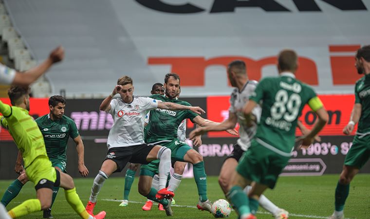 Beşiktaş evinde Konyaspor'u farklı geçti