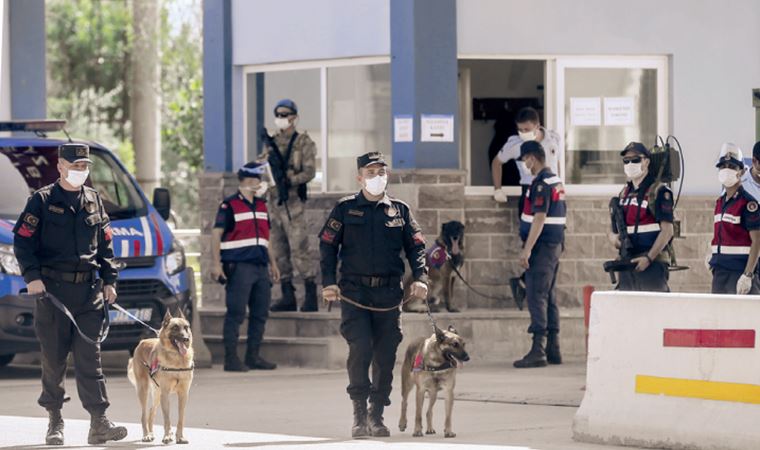 Jandarma’daki darbecilere ceza yağdı