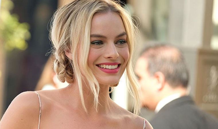 Margot Robbie yeni çekilecek 'Karayip Korsanları' filminde oynayacak