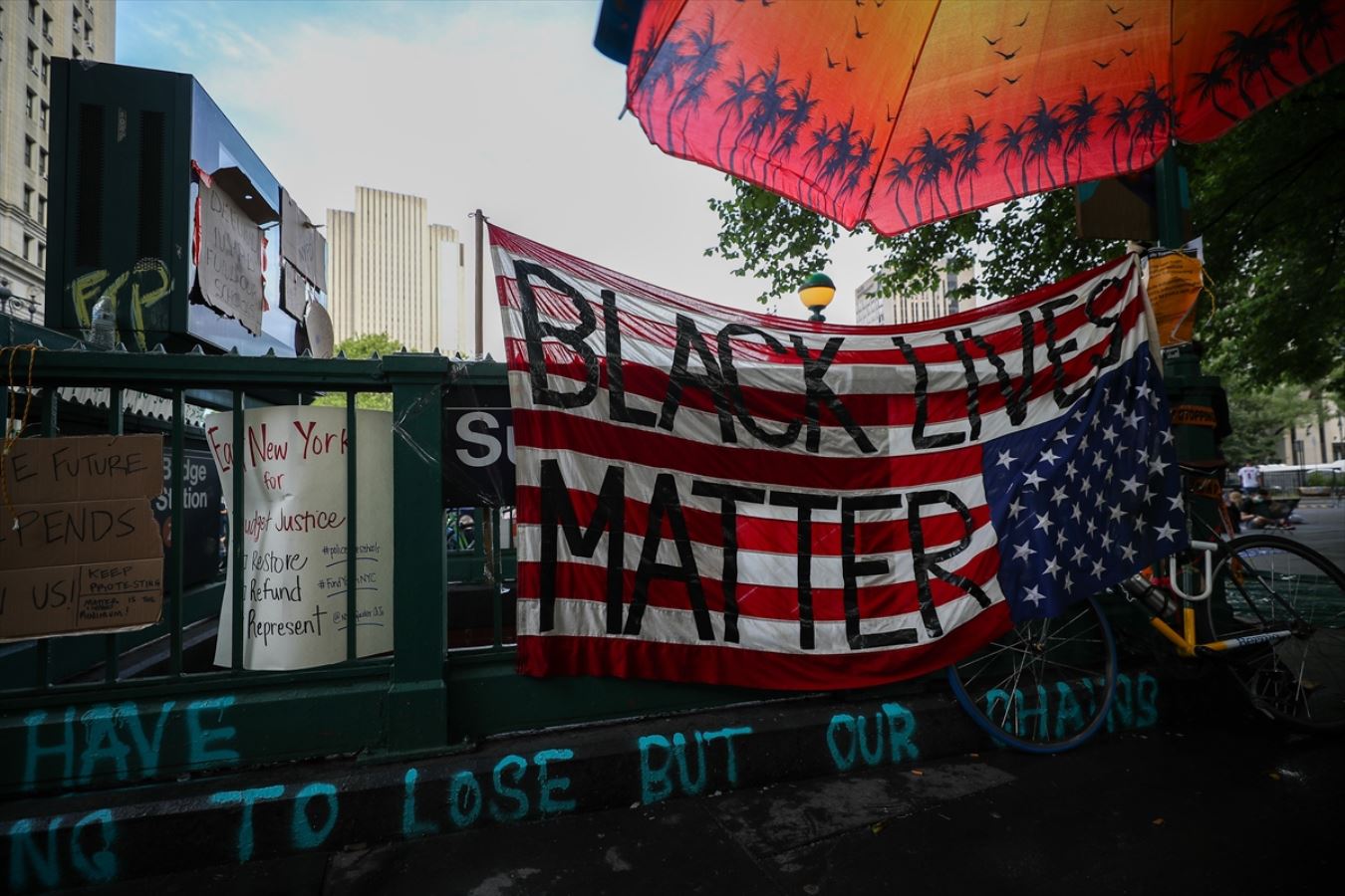 New York belediye binası önündeki "George Floyd" protestoları devam ediyor