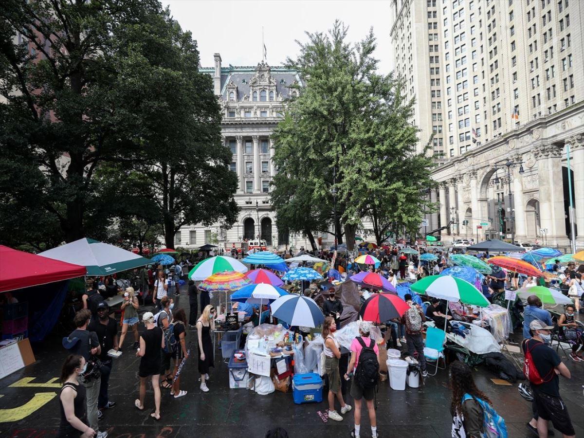 New York belediye binası önündeki "George Floyd" protestoları devam ediyor