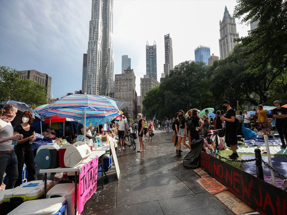 New York belediye binası önündeki "George Floyd" protestoları devam ediyor