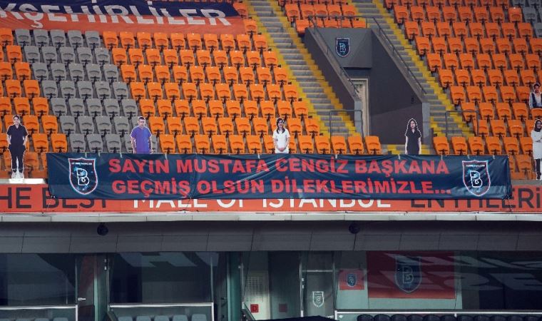 Başakşehir’den Başkan Mustafa Cengiz için pankart