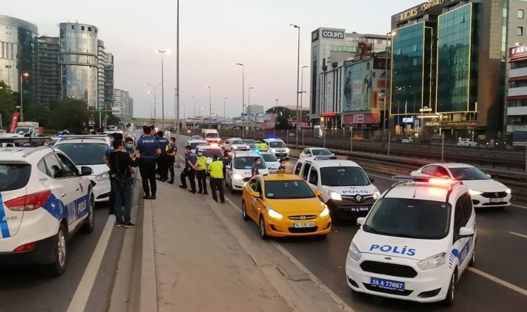 Bakırköy'de kaçırılan taksiciyi polis kurtardı: 5 gözaltı