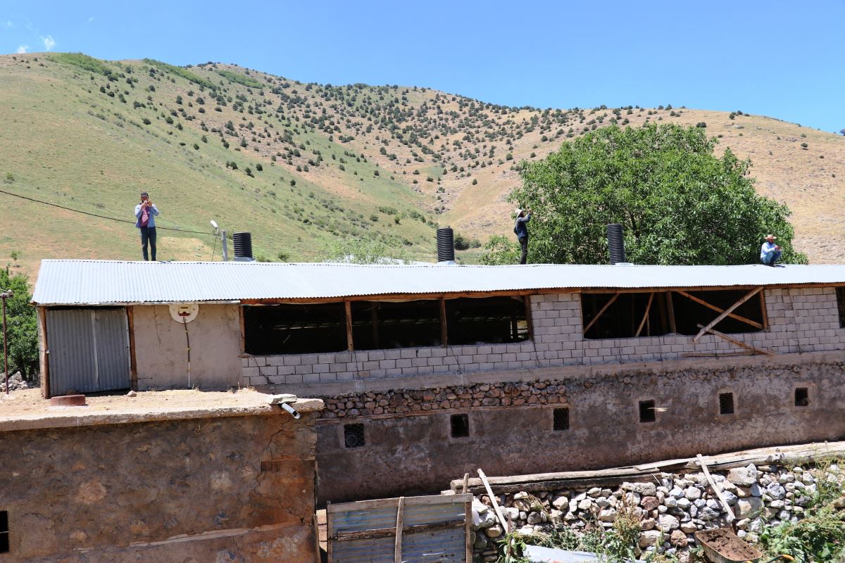 Van’ın Gevaş ilçesine  yurttaşların iletişim sıkıntısı sürüyor