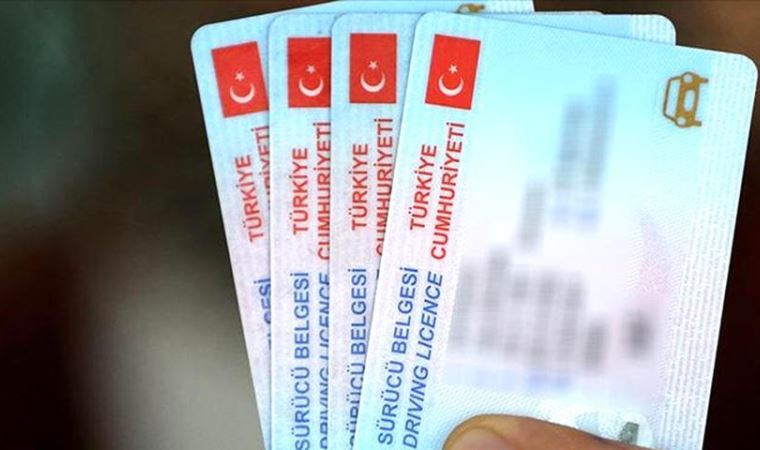 Türk vatandaşları diğer ülkelerin sürücü belgesiyle Türkiye'de 2 yıl araç kullanabilecek