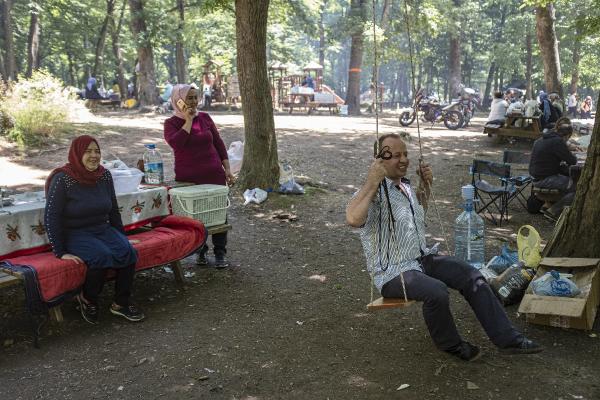 Belgrad Ormanı tıklım tıklım doldu... Uzun araç kuyrukları oluştu