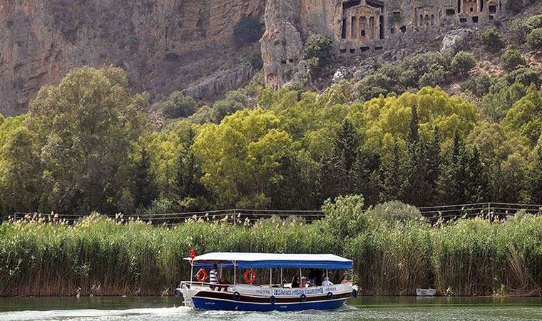 Bakanlıktan 'turist rehberlerine' ilişkin genelge