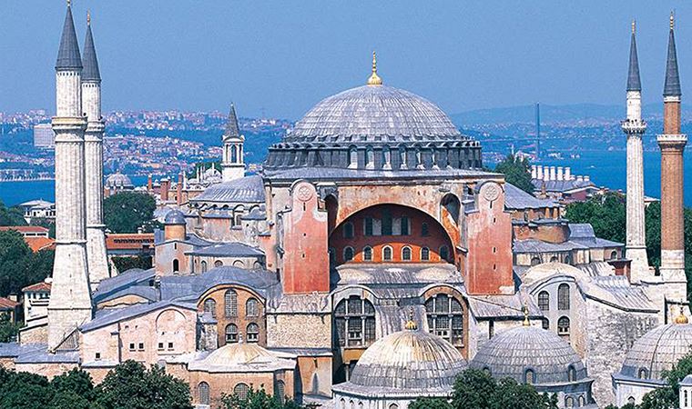 AKP Ayasofya'nın ibadete açılmasını reddetti