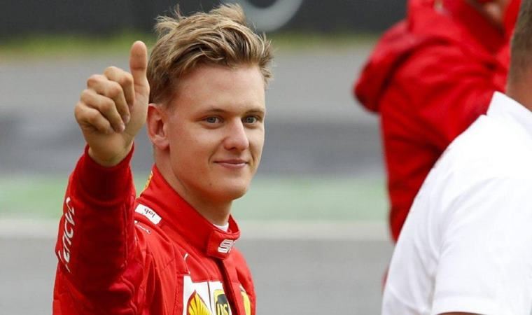 Michael Schumacher'in oğlu takma isimle yarışmış