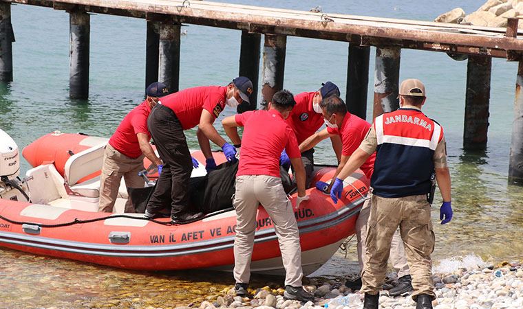 Van Gölü'ndeki tekne faciasında ölü sayısı 19'a yükseldi