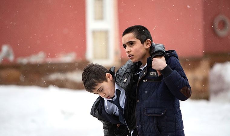 Ferit Karahan’ın yeni filmi “Okul Tıraşı”na Karlovy Vary Film Festivali’nden özel ödül