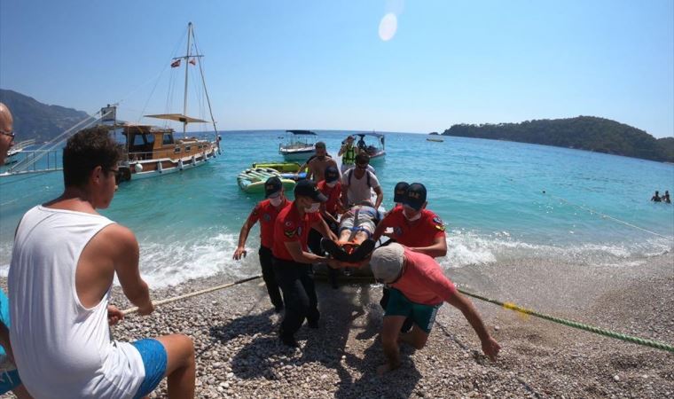 Fethiye'de denize düşen yamaç paraşütü pilotu ağır yaralandı