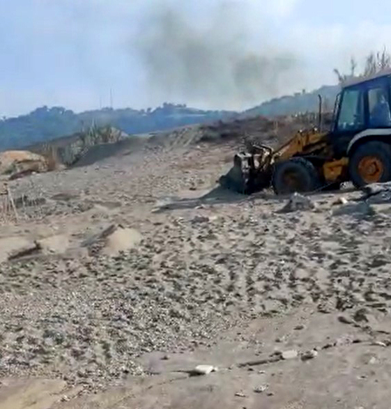 Alanya'da deniz kaplumbağası yuvaları, iş makinesiyle ezildi