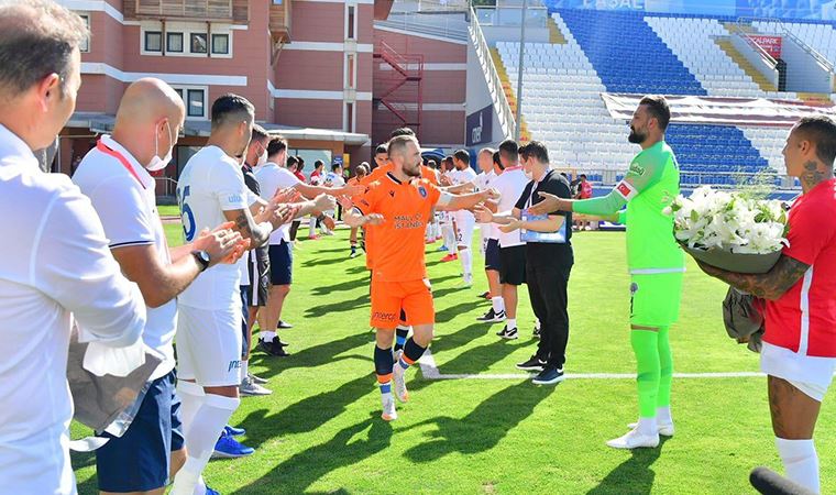 Kasımpaşa şampiyonu önce alkışladı sonra yendi