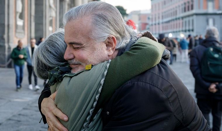 Bilim Kurulu Üyesi: Sarılmadan bayramlaşmamız lazım