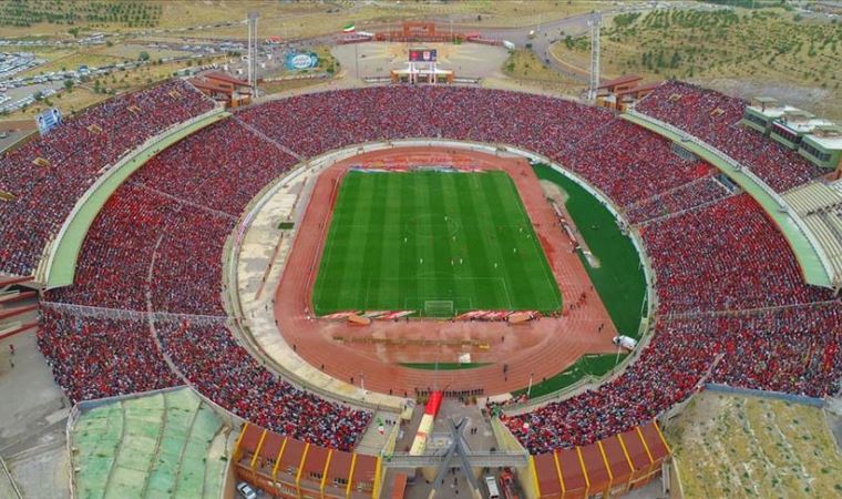 Almanya'da seyircili maç gündeme geldi