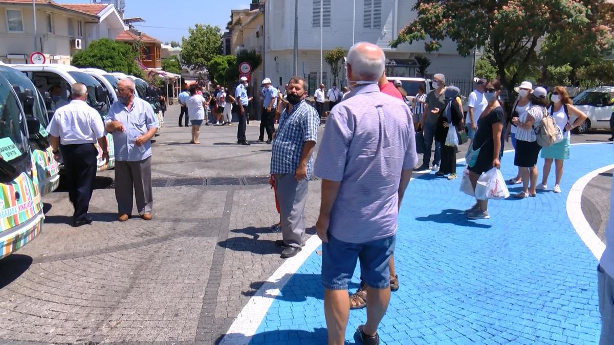 Büyükada'da elektrikli araçlar seferlerine başladı