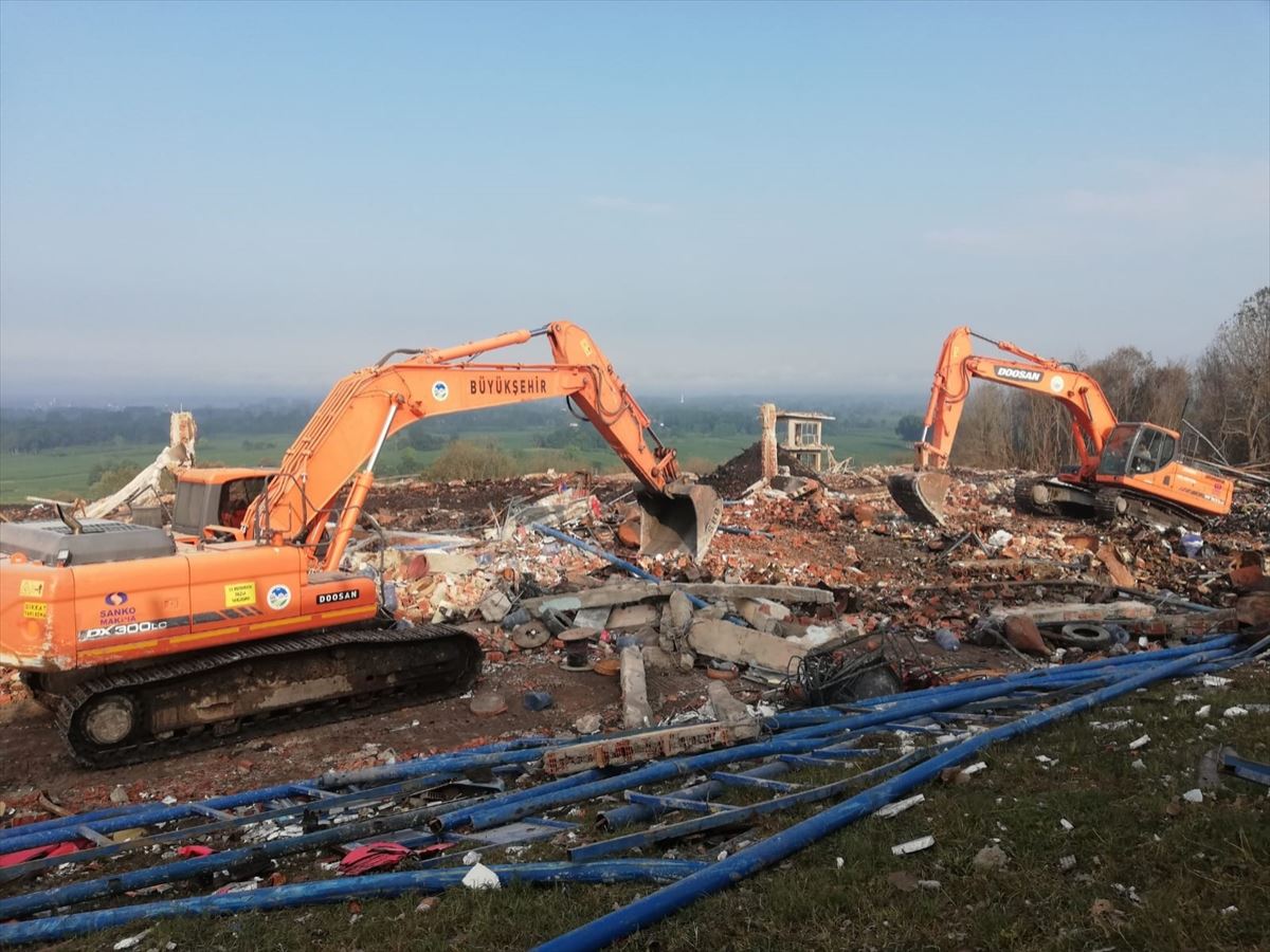 Sakarya'da havai fişek fabrikası: Soğutma ve enkaz kaldırma çalışmaları sürüyor