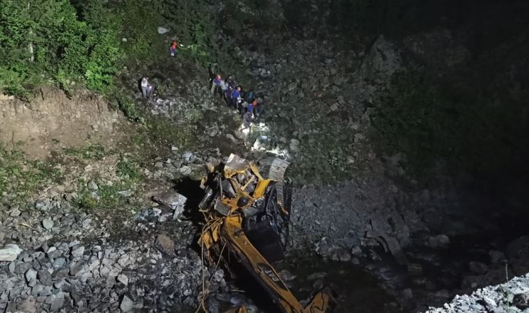 Gümüşhane'de yol yapımı sırasında heyelan: 2 ölü