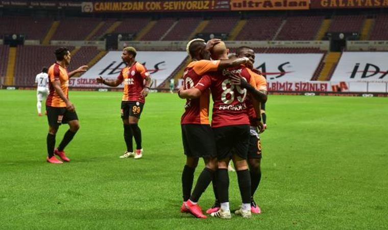 Galatasaray’da revizyon sinyali!