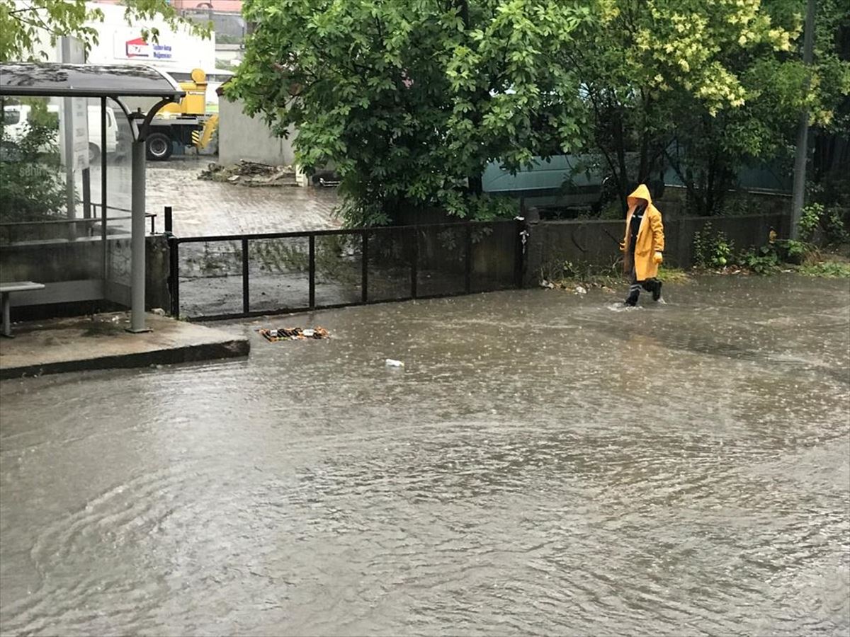 Doğu Marmara ve Batı Karadeniz'de sağanak etkili oluyor