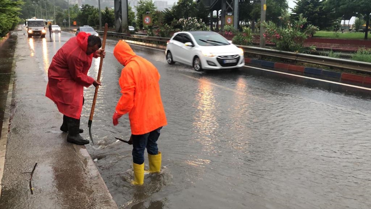 Doğu Marmara ve Batı Karadeniz'de sağanak etkili oluyor