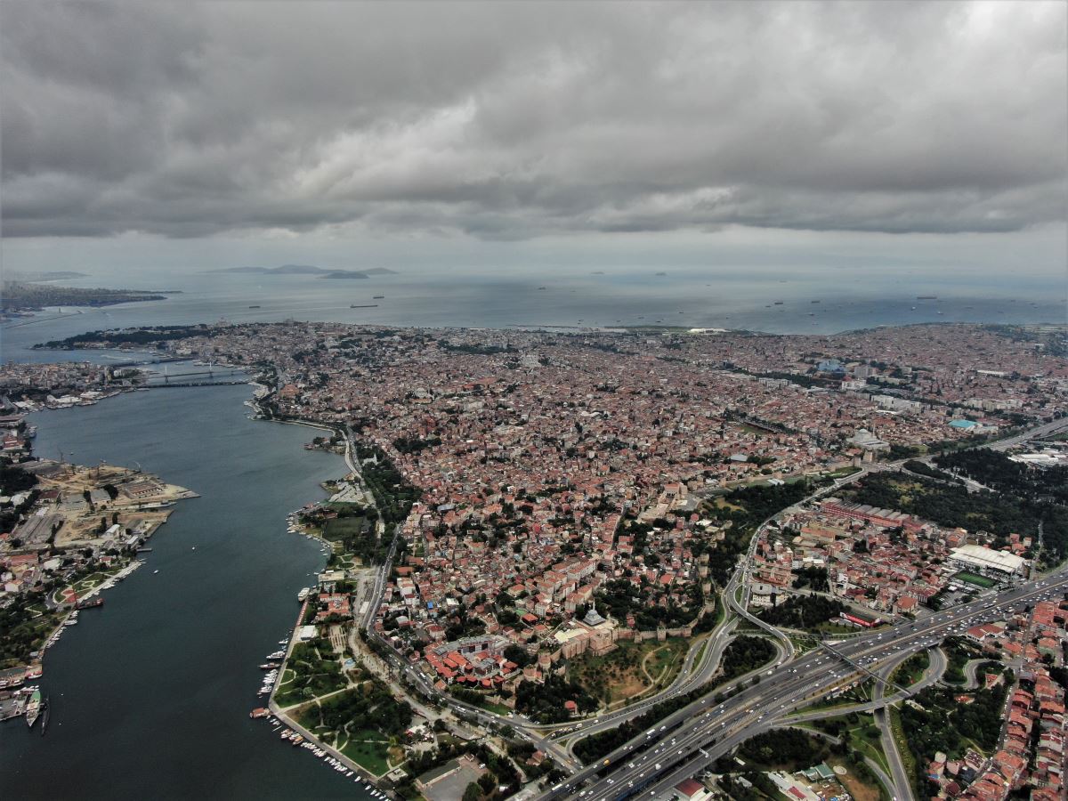 Yağmur bulutlarının gelişi havadan görüntülendi