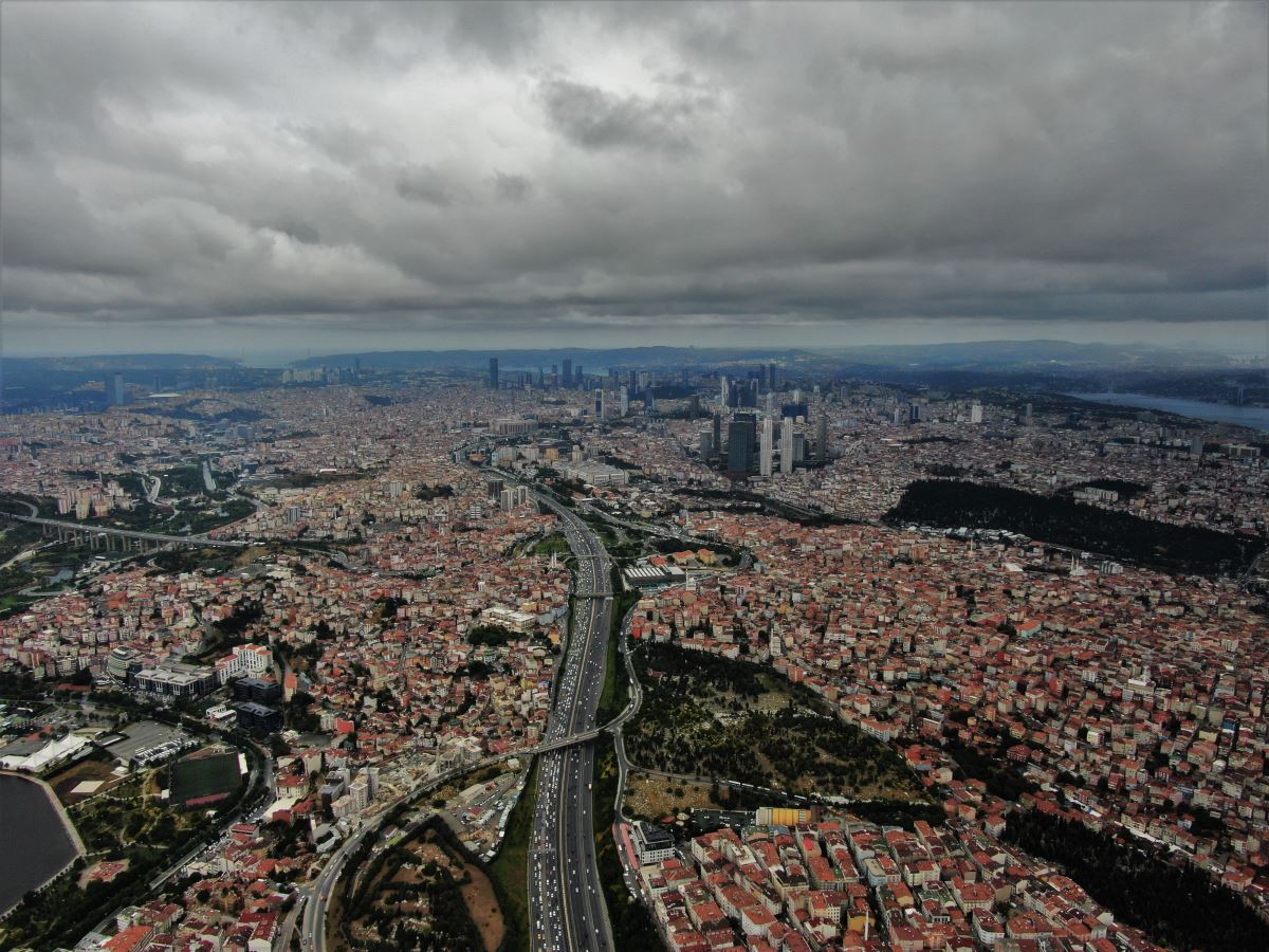 Yağmur bulutlarının gelişi havadan görüntülendi