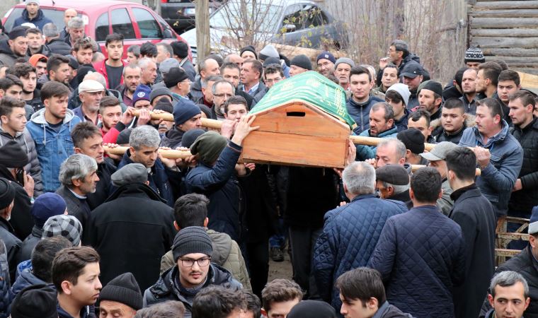 Oğlunu av tüfeğiyle vurarak öldüren baba, hakim karşısına çıktı