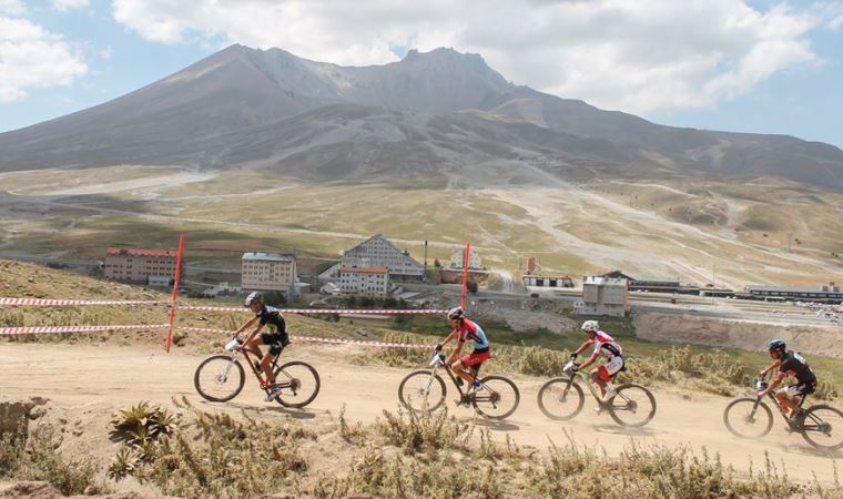 Bisikletler Erciyes Dağı'nı sevdi!