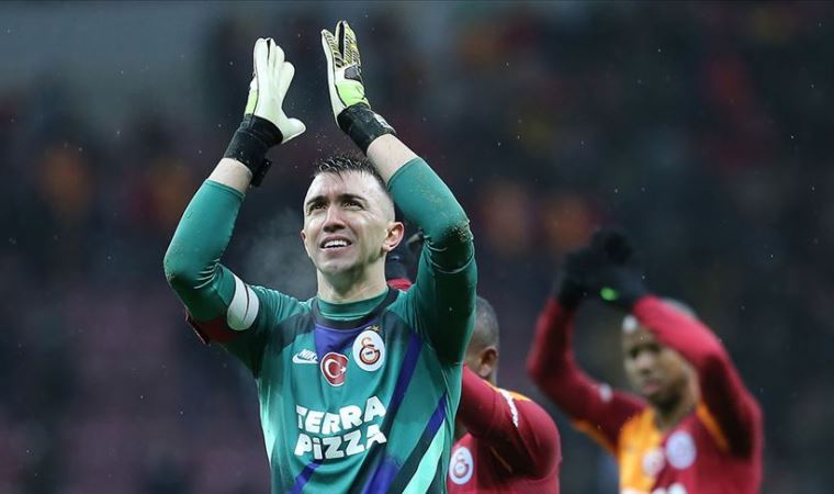 Muslera: Galatasaray'da mutluyum, ancak...