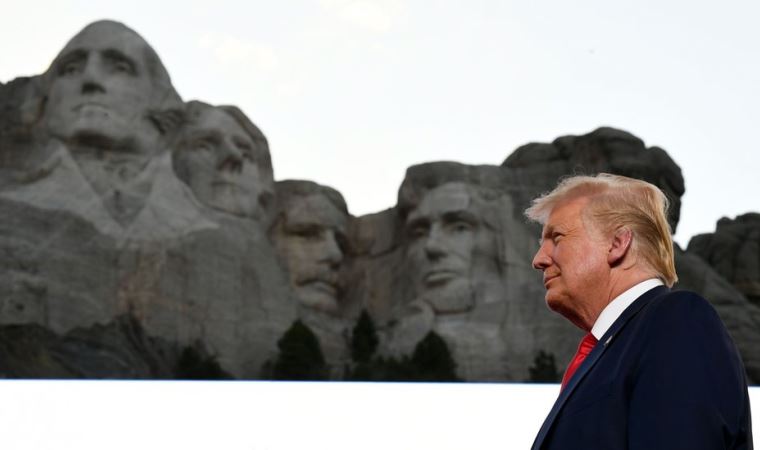 Trump: Rushmore Anıtı’na heykelimin eklenmesi fena fikir değil