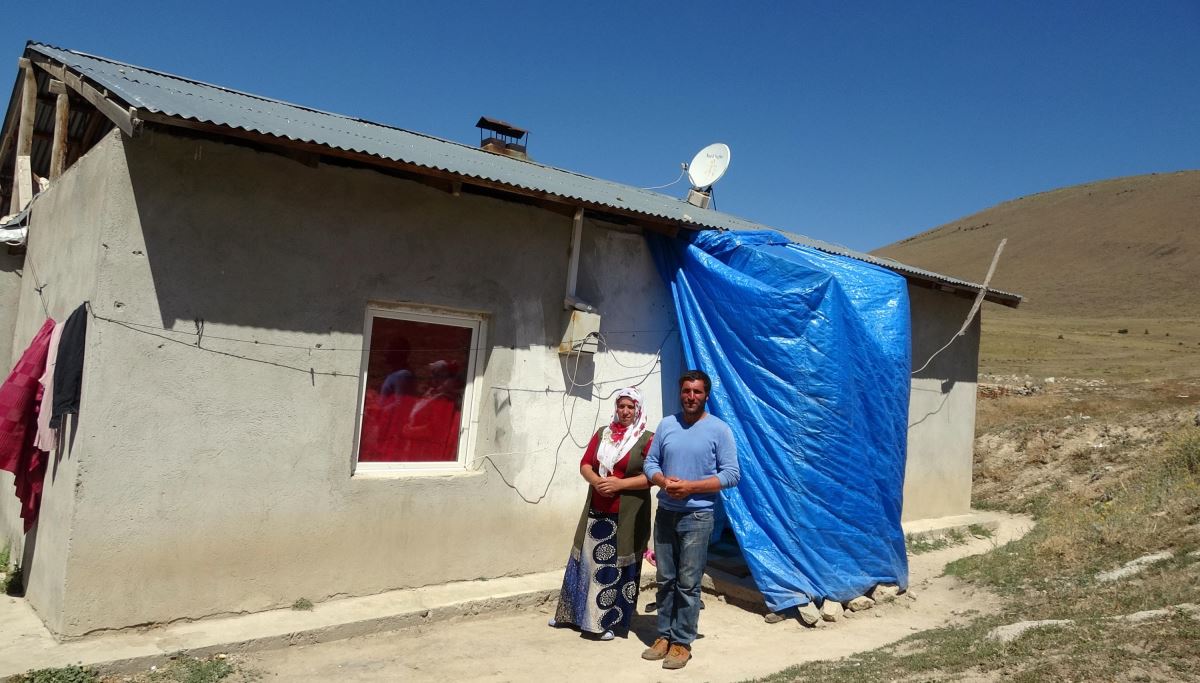 Cilt kanseri henüz 8 yaşında, gün ışığına çıkamıyor...  "Salih'i bu karanlıktan kurtarın"