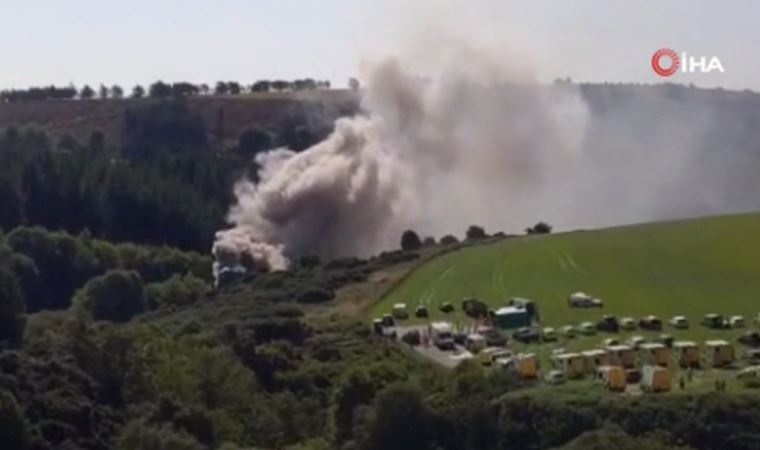 İskoçya'da şiddetli yağışlar sonucu tren raydan çıktı