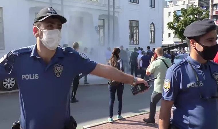 Tezgahı elinden alınan esnaf kendini valilik önünde yaktı