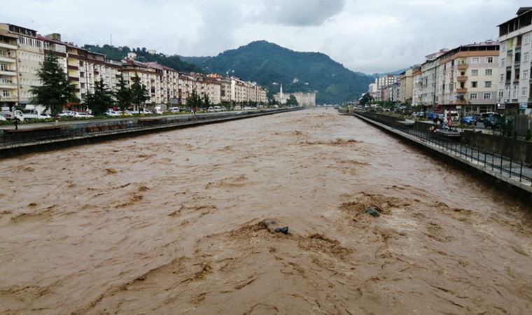 Trabzon'da sel can aldı