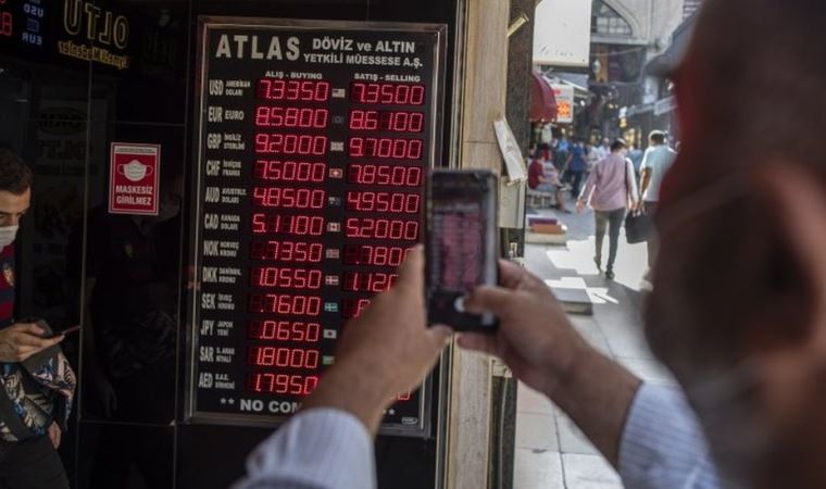 The Times: Türkiye'nin Lira'yı kurtarmak için seçenekleri azalıyor