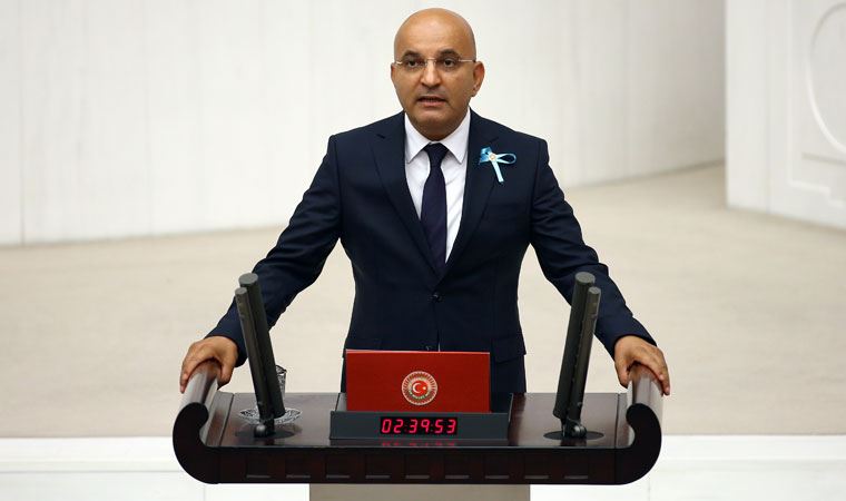 CHP'li Polat'tan 30 Ağustos Zafer Bayramı yasaklarına çok sert tepki: 