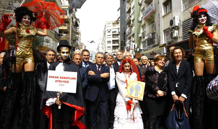 İzmir'deki festival, bu yıl organizatör firmaya takıldı