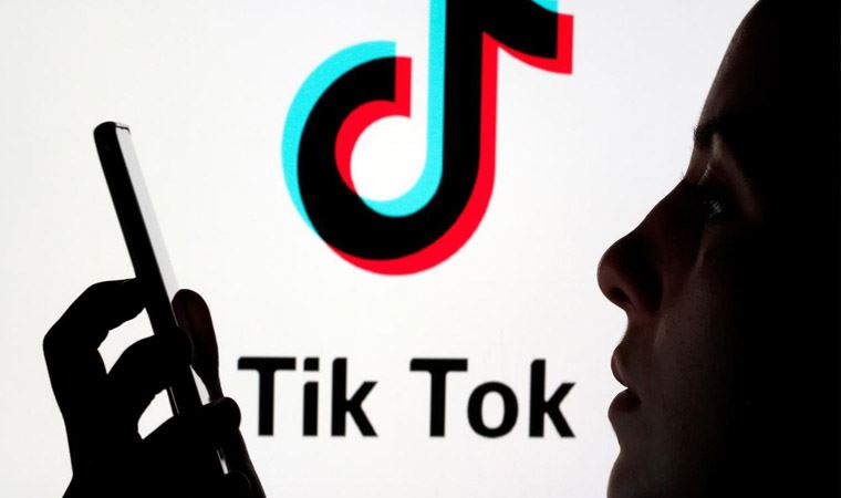 TikTok'tan yeni alışveriş sitesi: 'Hiçbir yere gitmiyoruz’ ve ‘Kalıcıyız' yazılı tişörtler