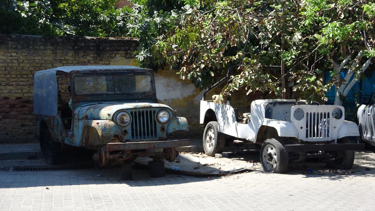 1950’li yıllarda üretilen ciplerinden vazgeçemiyorlar